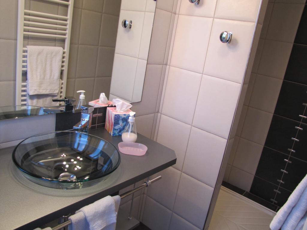 Chambres D'Hotes Les Muriers โรม็อง-ซูร์-อีแซร์ ภายนอก รูปภาพ