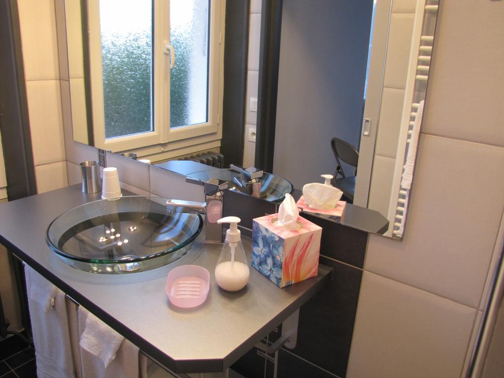 Chambres D'Hotes Les Muriers โรม็อง-ซูร์-อีแซร์ ภายนอก รูปภาพ