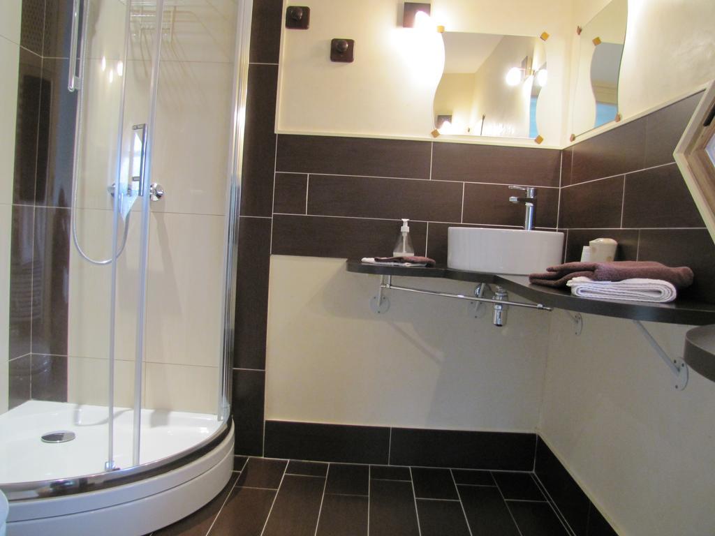 Chambres D'Hotes Les Muriers โรม็อง-ซูร์-อีแซร์ ภายนอก รูปภาพ