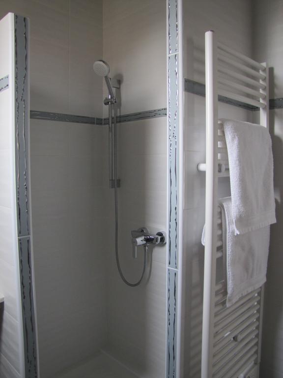 Chambres D'Hotes Les Muriers โรม็อง-ซูร์-อีแซร์ ภายนอก รูปภาพ